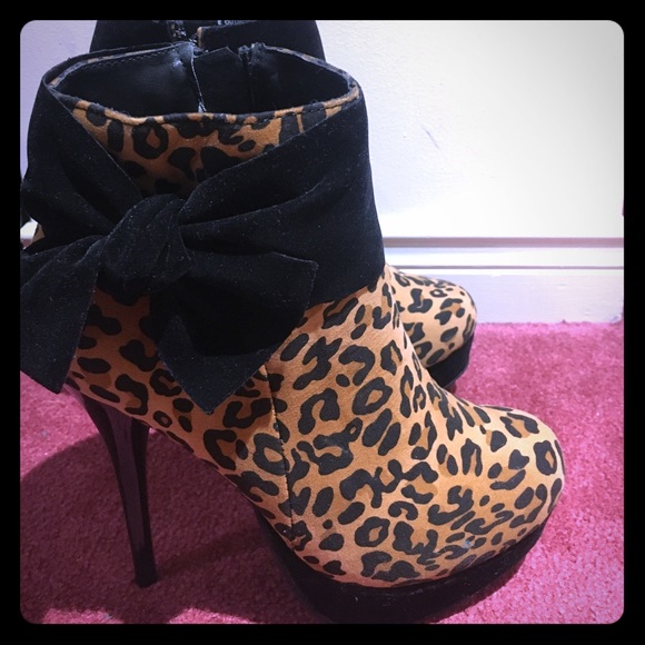 Booties - Boots - Picture 1 of 2